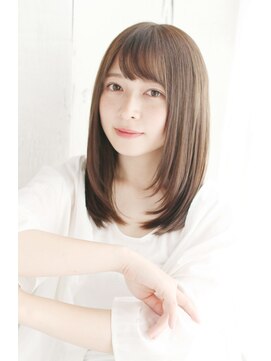 シャンティ 目白(SHANTi) セミロング_顔回りレイヤーのカジュアルストレート