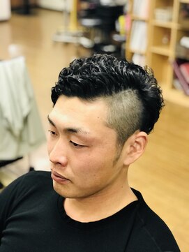 ヘアーメイクエアーセントラーレ(HAIR MAKE air Zentrale) ワイルドパーマ Ver. コームオーバー