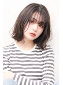 ぱっつんボブの外ハネロブが大人可愛い シースルーバング