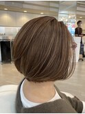 ミルクティーアッシュ×ハイライト×グレイカラー×ボブ40代50代