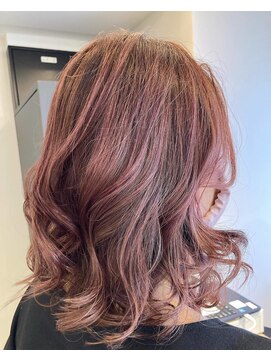 モラ 神楽坂(Mora) ブリーチで創る、大人かわいいベージュピンクカラー