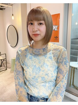 ルーム(Loom.) ハイトーン ブリーチ ケアブリーチ ベージュ ボブ ミニボブ