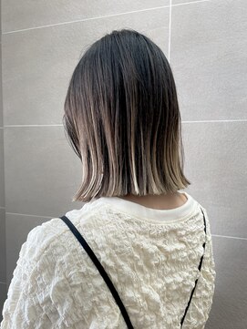 ボネッカ 鶴見(BONECCA) グラデーションカラー【上岡茉央】