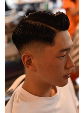 メリケンバーバーショップ フクオカ(MERICAN BARBERSHOP FUK) ハイライトマッシュパーマウルフアッシュブラック