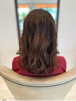 アンベリール(Embellir) ふんわりたっぷりウェーブのパーマスタイル