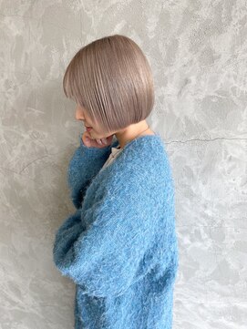 ウシワカマルイースト(ushiwakamaru East) 前上がりボブ