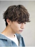 渋谷波巻きスパイラルパーマシャドウパーマメンズセンターパート