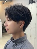 大人男子ビジネスヘアセンターパート毛流れニュアンスパーマ30代