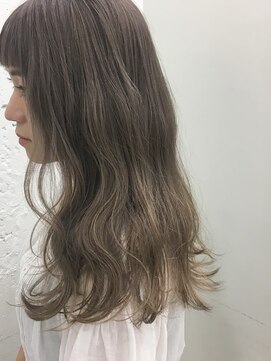 ブルーフェーセス 表参道(blue faces) 『bluefaces』　ミルキーグレージュミルクティーカラー