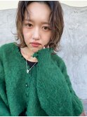 センター分け前髪_ボブスタイル_ベージュバイカラー