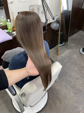 ムーブ(Moob) 落ち着き感のある透明感グレージュカラー【別府】