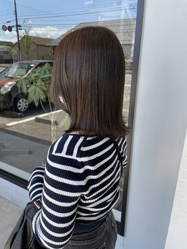 ナンバー(number+) 20代30代外ハネアッシュブラウン