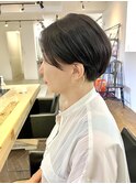 ショートボブ前髪なしハンサムショート襟足大人ショート