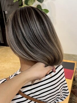 メリー オオサカ(Merly Osaka) greige balayage