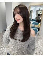 前髪、顔まわりの癖やうねりで前髪を諦めてしまっている方には縮毛矯正で理想の前髪を作りましょう♪