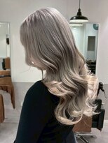 シエラ 南船場(CIERA.)&nbsp;ホワイトグレージュミニウルフデジタルパーマバレイヤージュ