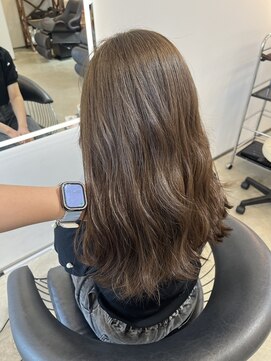 クオン 伊勢崎(QUON.) ブリーチなしオリーブベージュ