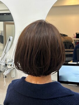 メモリーズ 銀座(Memories) 程よい丸みで、上品な抜け感をふんわりボブ