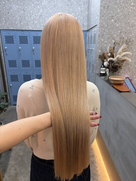 サンク 原宿 表参道(cinq) ヘーゼルベージュミディアムレイヤーボブミルクティーグレージュ