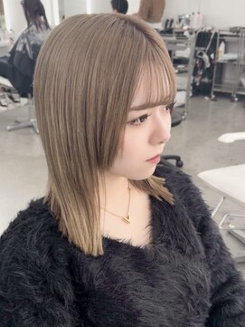 イロウ 山口どうもん店(IROW) デザインカラー/ミディアムレイヤー/グレージュ/ブリーチカラー