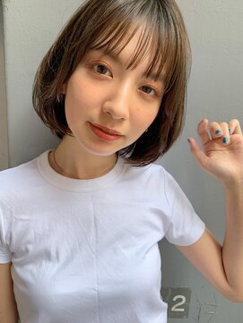 シー バイ ロンド 新宿(Sea by Lond) ダークグレージュ小顔切りっぱなしミニボブ