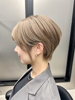 大人かわいい小顔ショートショートヘア30代40代50代白髪ぼかし