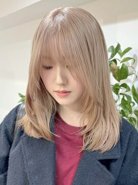 サンク 原宿 表参道(cinq) ミルクティーベージュ顔周りレイヤーカット韓国風ヘアハイトーン