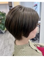 ウイ バイ ファースト 北四番丁店(u'i by first)&nbsp;首元すっきり！ショートボブスタイル
