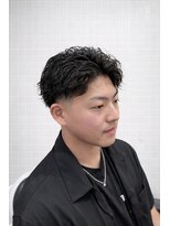 ゼロスバーバー(0's BARBER SHOP)&nbsp;ビジネス◎ツイストパーマ×フェードで清潔感UP