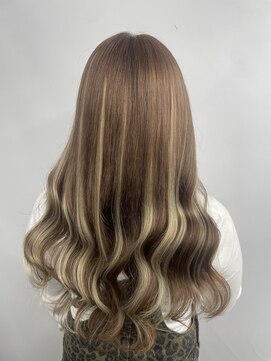 ベルグローアルファ(BELLE GROW ALPHA) レイヤーカット/ミルクティーグレージュ/ダブルカラー/エクステ