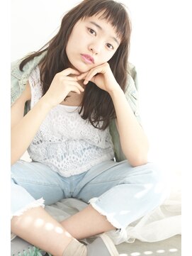 ヴィッカエコル (vicca 'ekolu) 《vicca 横山》　ラフさが可愛いセミロング