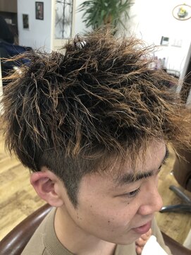 リリー ヘアーアンドビューティー(Lily) ツイストパーマ