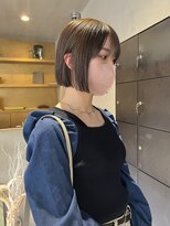 ヘアー アイス ルーチェ(HAIR ICI LUCE) ブリーチなしオリーブグレージュ切りっぱなしボブ/今枝