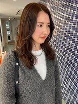 アテナ(ATENA) ナチュラルなミディアムロング