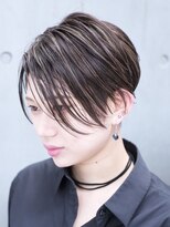ルーシー(LUCY)&nbsp;ハイライトカラー×刈り上げ前下がりショート