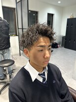 カルロイースタイル(CARLO e-style)&nbsp;ツイストパーマツイストスパイラルフェード刈り上げショートヘア