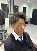 ツイストパーマツイストスパイラルフェード刈り上げショートヘア