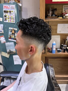 フォーコーナーズ(Four Corners) 宮城リョータパーマ 極道パーマ　スパイラルパーマ