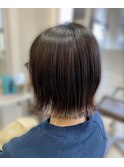 外ハネ切りっぱなしボブ
