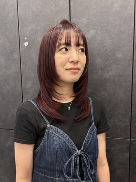 ヴィオットバイサロン(Viot by Salon) ミディアムレイヤー ワインレッドカラー