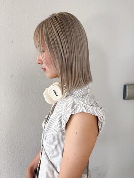 クーナバイトマト 横浜(Cuna by TOMTO) 【MISATO】ブロンドグレージュ_切りっぱなしボブ