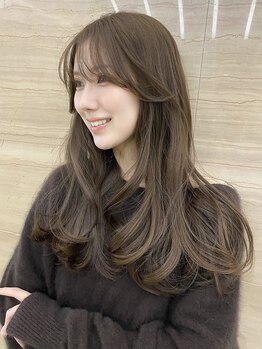 ナナナパレナ 梅田店(nanana parena)の写真/《小顔魅せを叶える顔周り&前髪カット★》一人ひとりの髪質や骨格を丁寧に見極め、印象をガラリとCHANGE♪