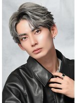 テンバイリップスヘアー(TEN by LIPPS hair)&nbsp;大人かっこいいシルバーバレイヤージュツーブロセンターパート