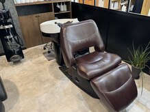 【フルフラットのシャンプー台】～ヘッドスパもオススメ♪～