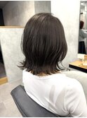 オリーブグレージュ 外ハネくびれボブ