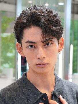 レタッチバイフィフス(RETOUCH by fifth) フェザーショートフェザーパーマスパイラルパーマセンターパート