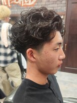 フォーコーナーズカットショップスリーセント 栄(FourCornersCutShop 3/cent) ニュアンスパーマ/テーパーフェード/サーフカール