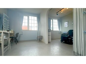 エヌハブル(N-Huble)の写真/女性専用の完全個室で受ける上質なシェービング。静かにくつろげて、肌も心も整う特別なリラックスタイムを