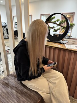 ジーナ 梅田(Zina) ブロンドヘアー♪