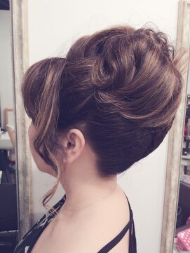 コティー ヘアアンドビューティー(Cottie HAIR&BEAUTY) ドレッシーな夜会巻き